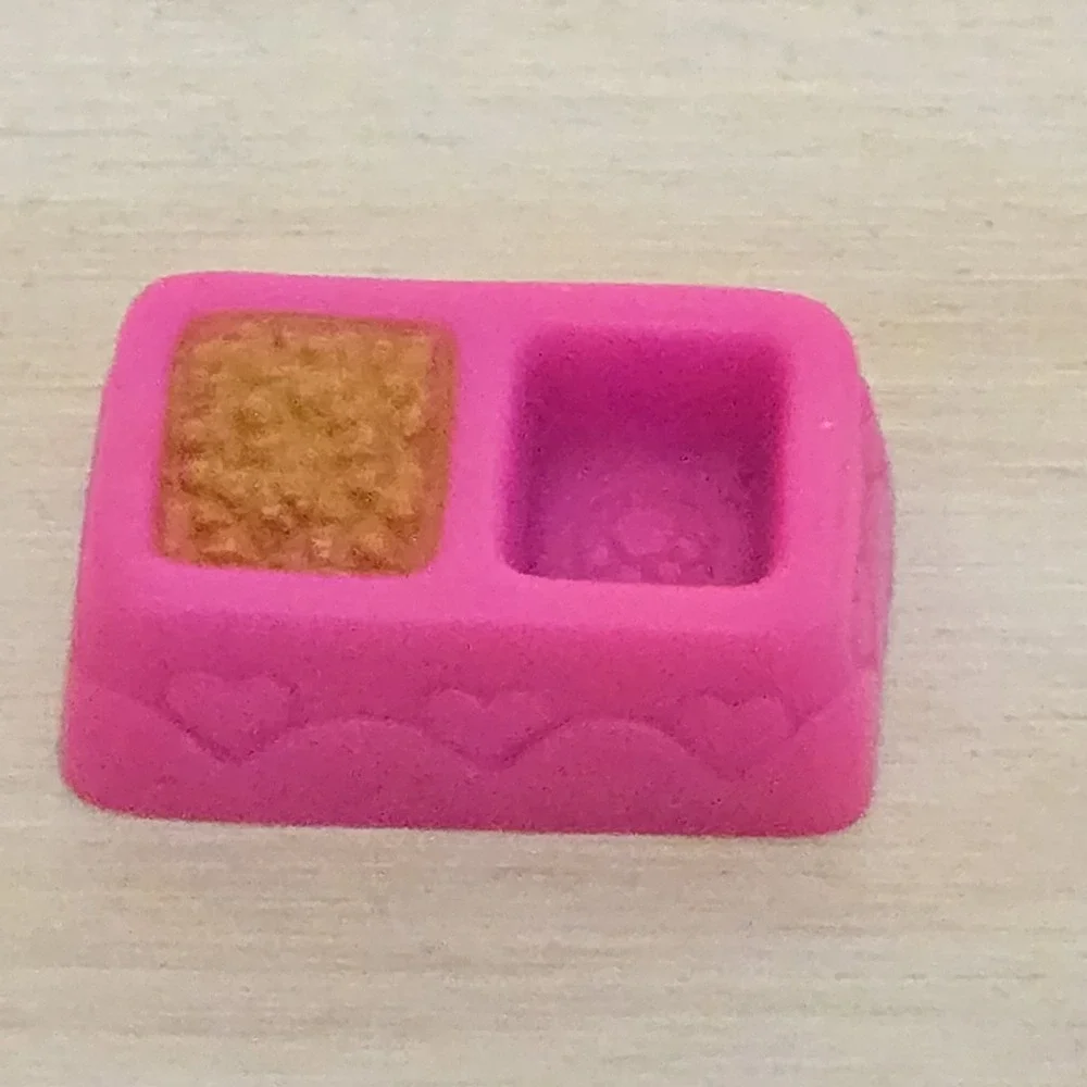 Vintage Kenner Littlest Pet Shop Silky Yorkie Pup Dog Puppy Food Dish